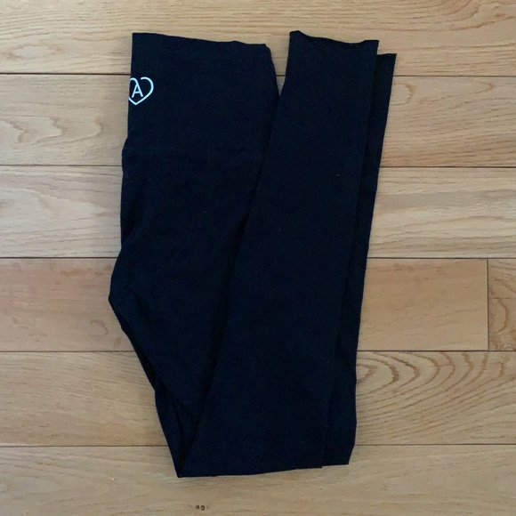 Atomsphere Leggings Community Relief | TNA Aritzia - Picture 1 of 3